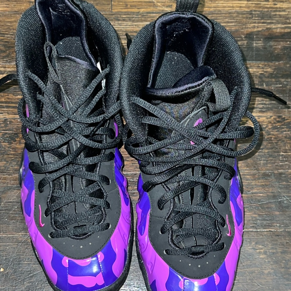 Nike foam posits